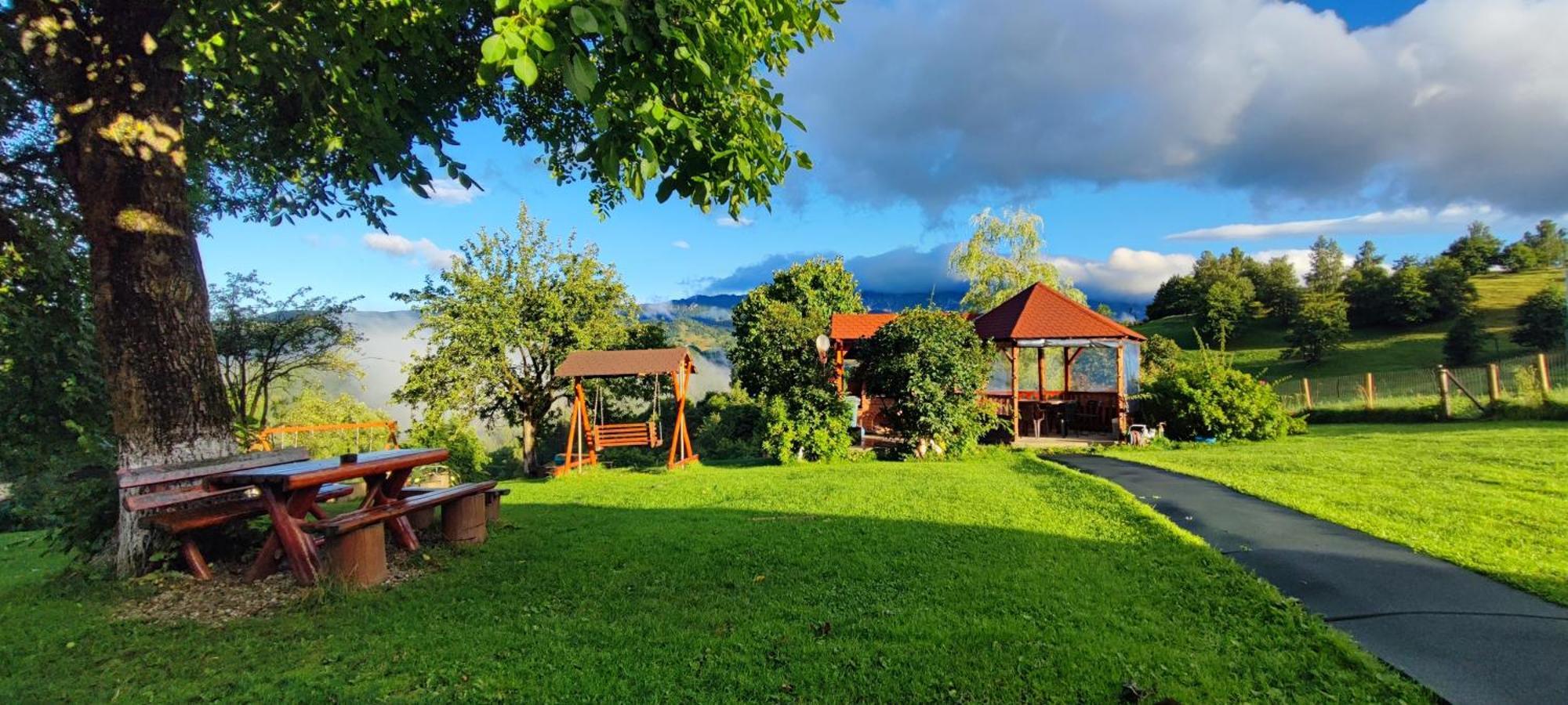 Nona Highland Home Moieciu de Jos Exterior photo
